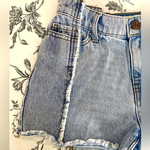 Banjara Jean Shorts Distressed Frayed Size 00/22 - Picture 2 of 6